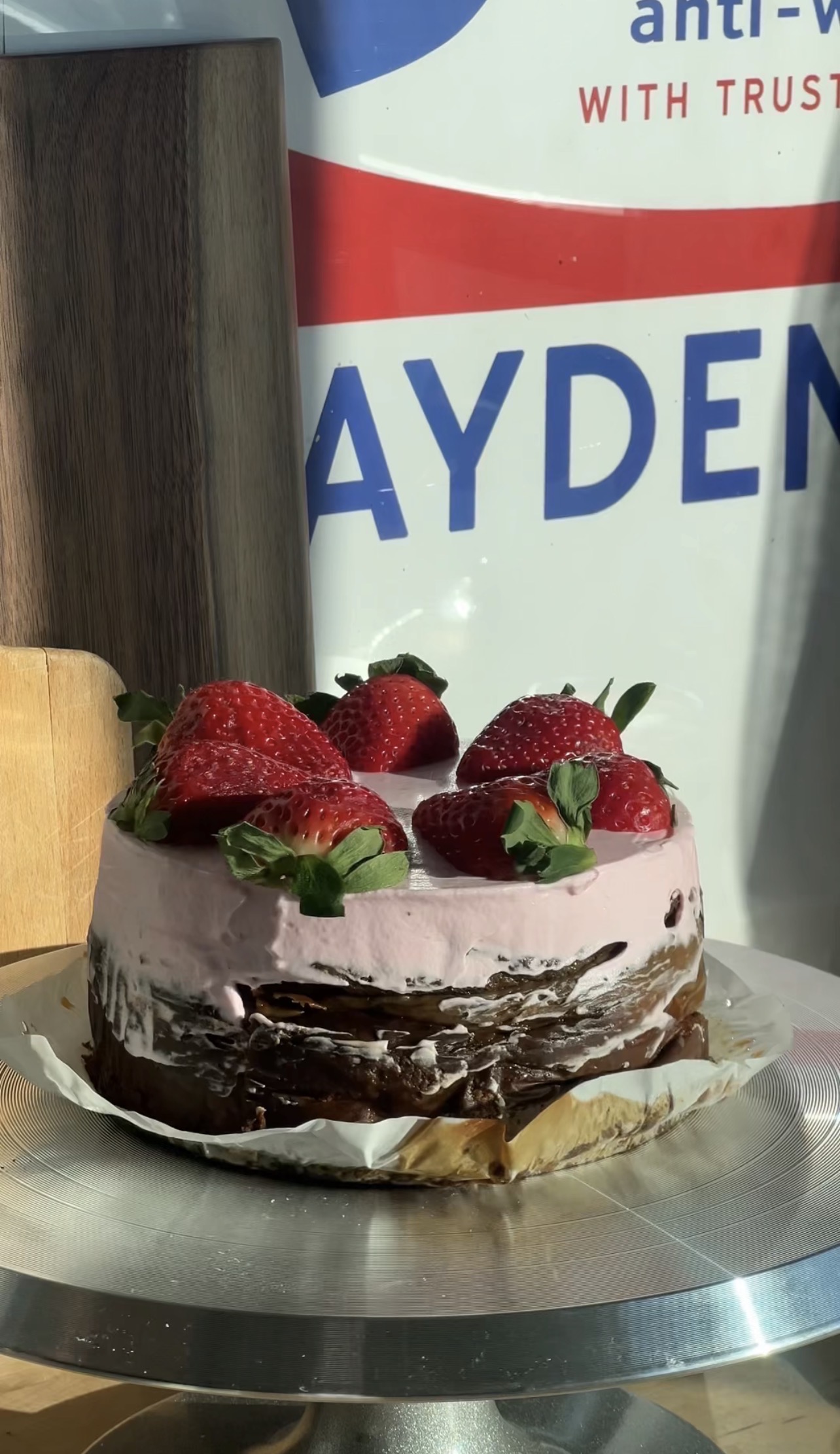 Strawberry Hojicha Cheesecake